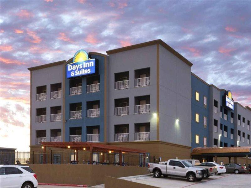 Days Inn & Suites By Wyndham Galveston West/Seawall Exterior photo
