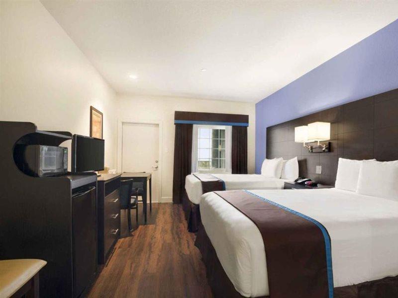 Days Inn & Suites By Wyndham Galveston West/Seawall Exterior photo