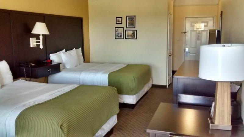 Days Inn & Suites By Wyndham Galveston West/Seawall Exterior photo