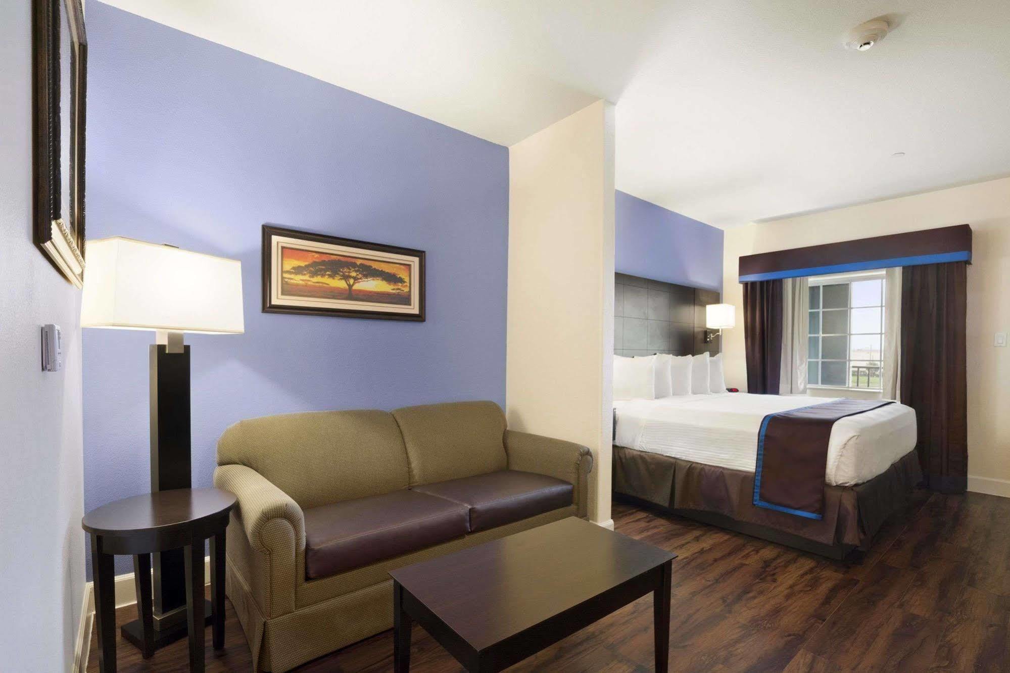 Days Inn & Suites By Wyndham Galveston West/Seawall Exterior photo
